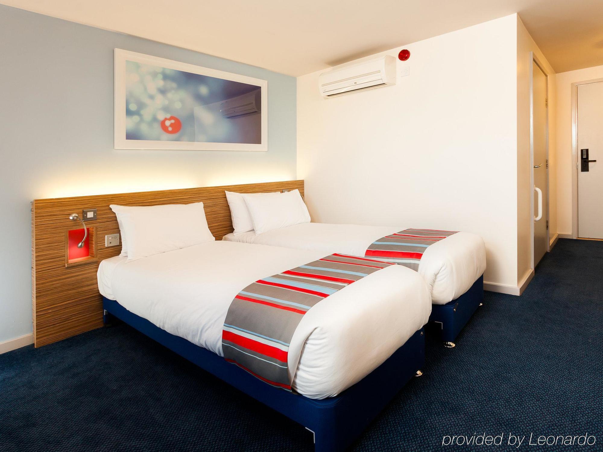 Travelodge Cameron Toll Hotel Edinburgh Dış mekan fotoğraf