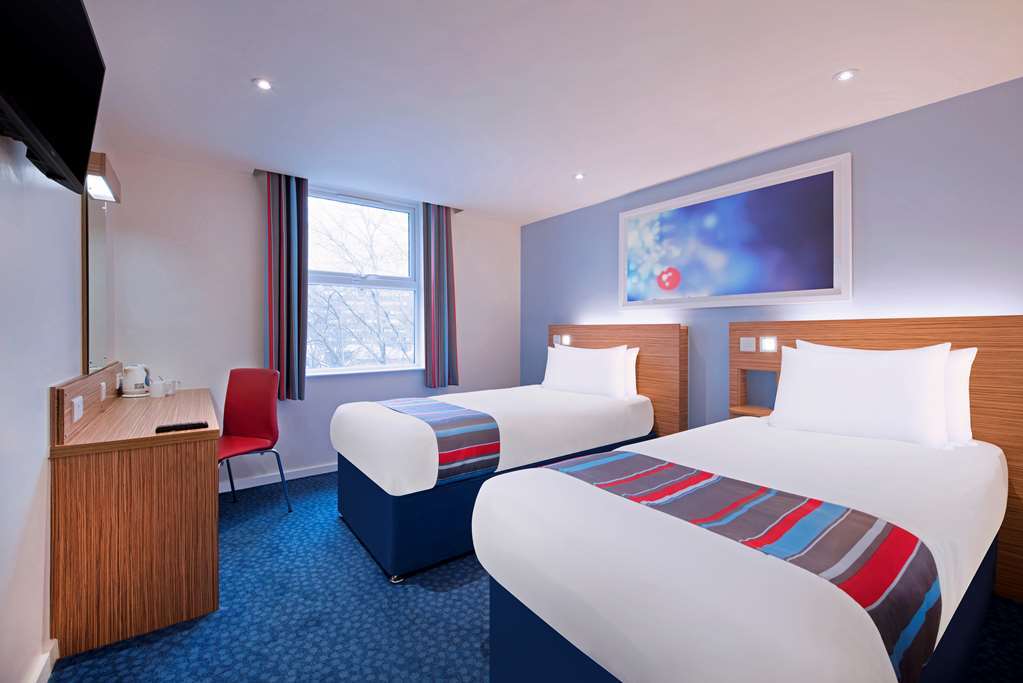 Travelodge Cameron Toll Hotel Edinburgh Oda fotoğraf