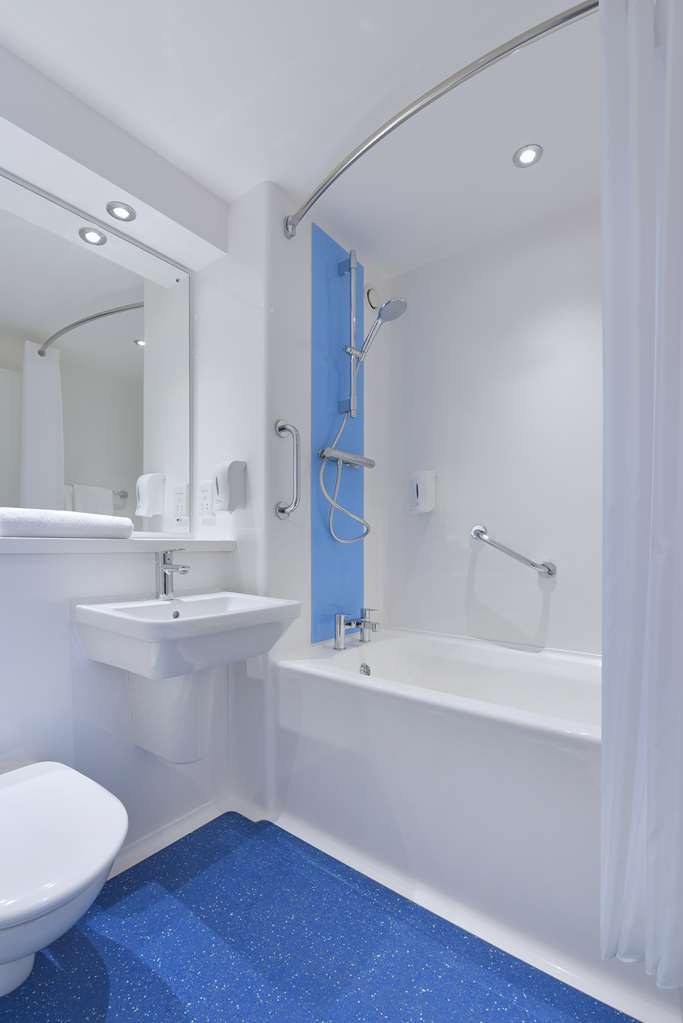 Travelodge Cameron Toll Hotel Edinburgh Oda fotoğraf